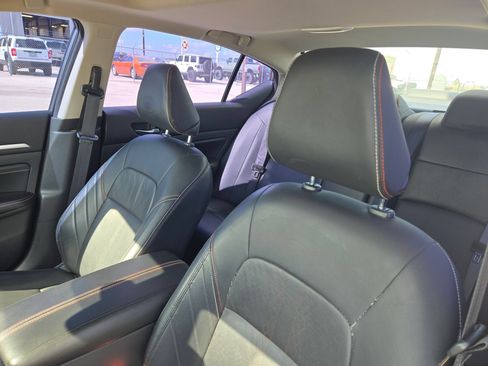 Used 2023 Nissan Altima 2.5 SR w/ SR Premium Package FWD image 9