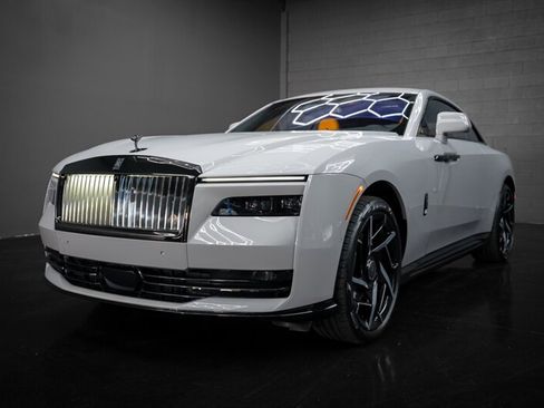 Used 2025 Rolls-Royce Spectre Black Badge w/ Spectre Enhancement Package image 4