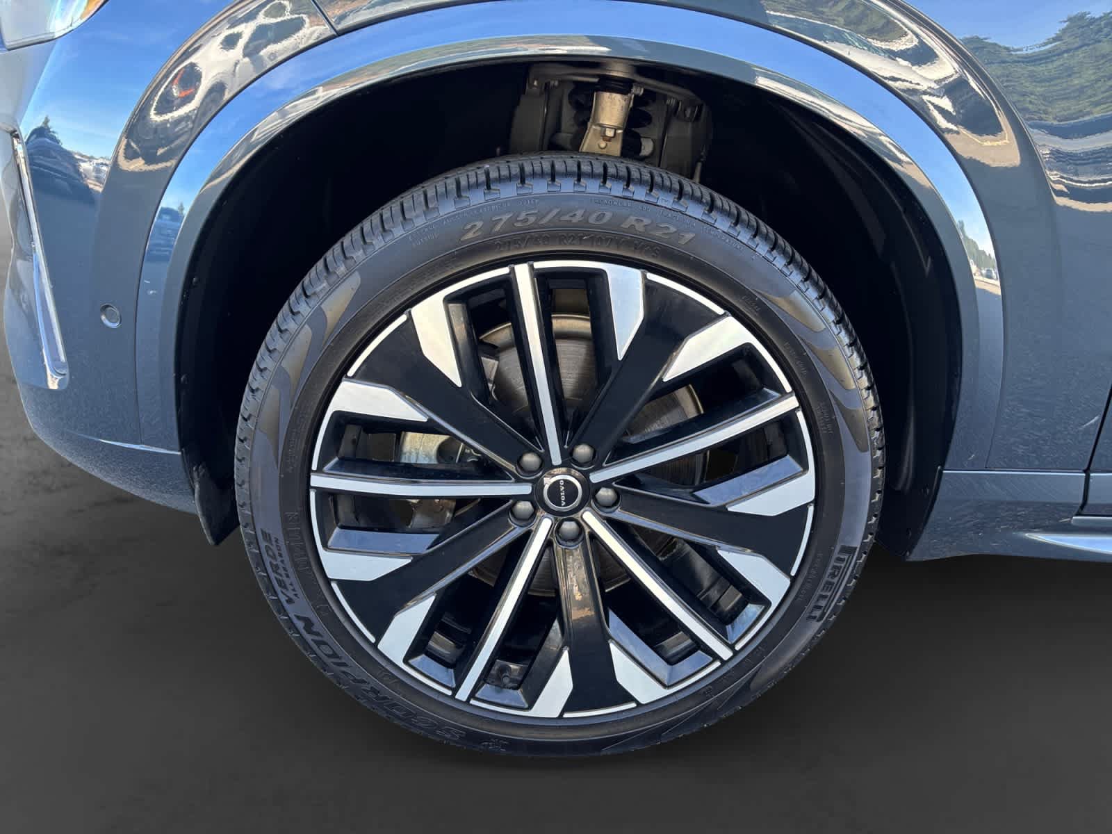 Used 2025 Volvo XC90 B5 Plus AWD/4WD image 9