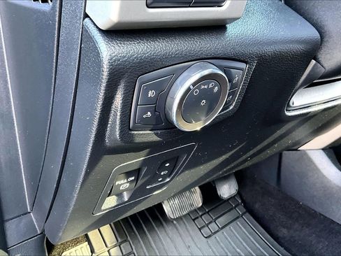 Used 2020 Ford F150 Lariat w/ Equipment Group 502A Luxury image 32