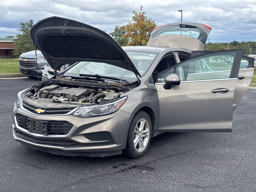 Used 2017 Chevrolet Cruze LT FWD image 20