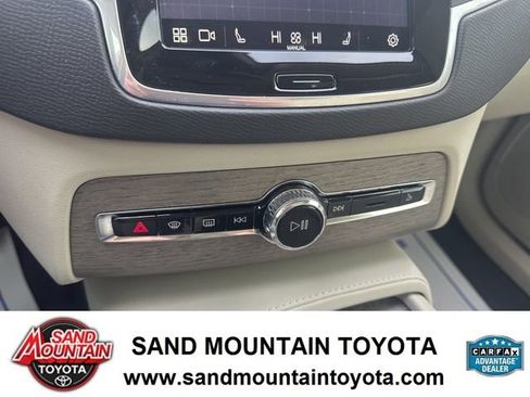 Used 2024 Volvo XC90 B6 Core w/ Protection Package Premier image 21