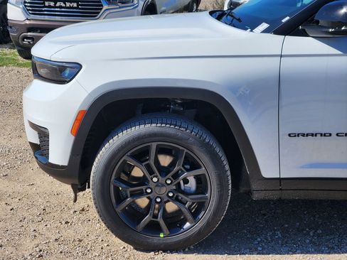 New 2025 Jeep Grand Cherokee L Limited image 6