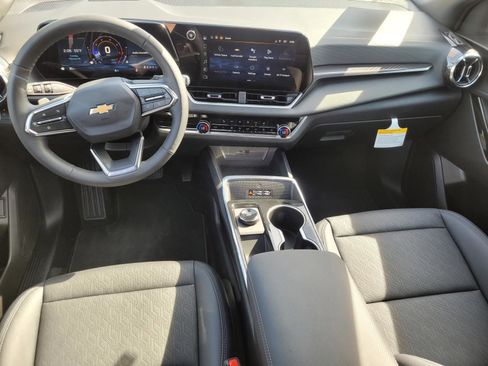 New 2026 Chevrolet Equinox LT w/ Convenience Package II FWD image 11