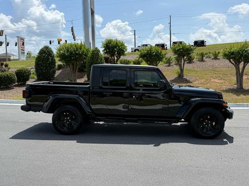 Used 2021 Jeep Gladiator Sport AWD/4WD image 6