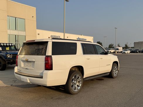 Used 2018 Chevrolet Suburban LT AWD/4WD image 3
