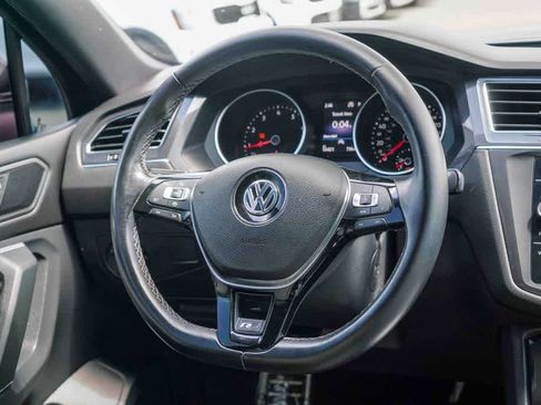 Used 2020 Volkswagen Tiguan SE R-Line FWD image 14