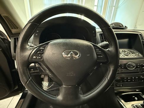 Used 2011 INFINITI G37 Journey image 27