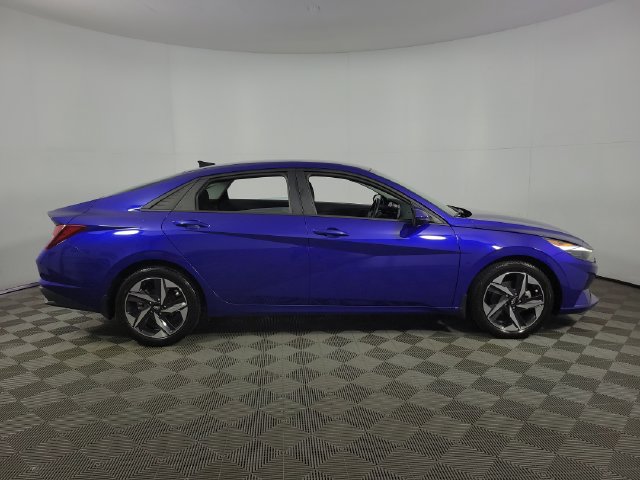 Used 2023 Hyundai Elantra SEL w/ Convenience Package FWD image 11