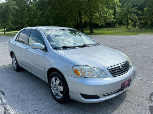Used 2005 Toyota Corolla CE FWD image 3