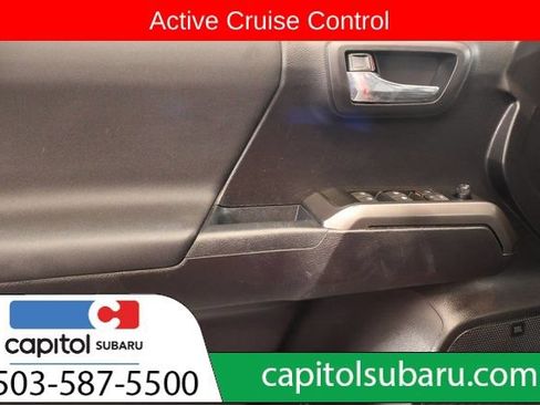 Used 2021 Toyota Tacoma TRD Off-Road w/ TRD Premium Off Road Package AWD/4WD image 11