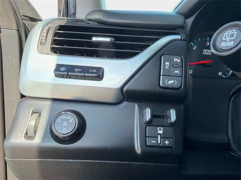 Used 2016 Chevrolet Suburban LTZ image 29