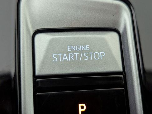 Used 2024 Volkswagen Atlas SE image 47