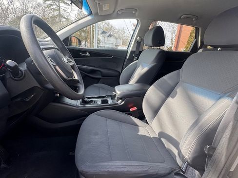Used 2019 Kia Sorento LX image 18