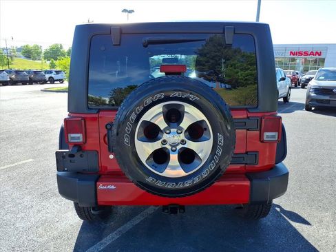 Used 2016 Jeep Wrangler Sahara w/ Dual Top Group AWD/4WD image 6
