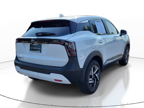 Certified 2025 Nissan Kicks SV FWD image 7