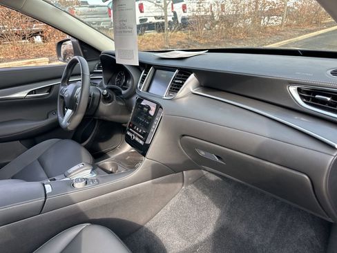 Certified 2025 INFINITI QX50 Pure image 22