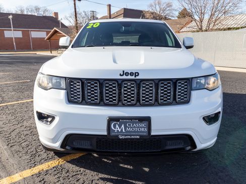 Used 2020 Jeep Grand Cherokee Altitude AWD/4WD image 4