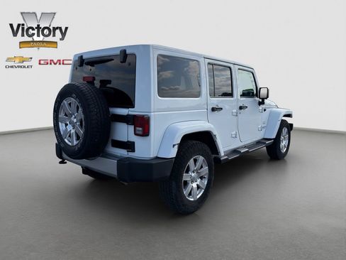 Used 2017 Jeep Wrangler Unlimited Sahara w/ Connectivity Group AWD/4WD image 6