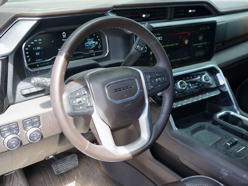 Used 2025 GMC Sierra 3500 Denali w/ Denali Reserve Package AWD/4WD image 3