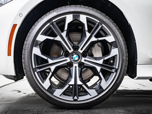 Used 2025 BMW 330i xDrive Sedan w/ Convenience Package AWD/4WD image 13