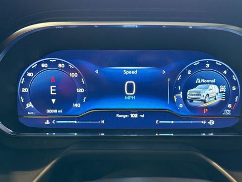 Used 2024 Chevrolet Tahoe Z71 w/ Off-Road Capability Package image 17