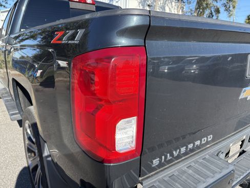 Used 2018 Chevrolet Silverado 1500 LTZ Z71 w/ LTZ Plus Package image 12