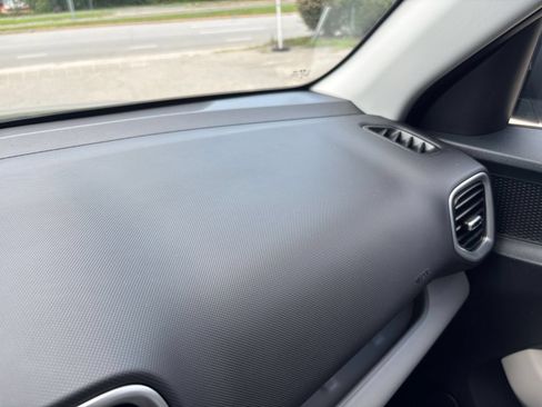 Used 2026 Hyundai Venue SEL FWD image 31
