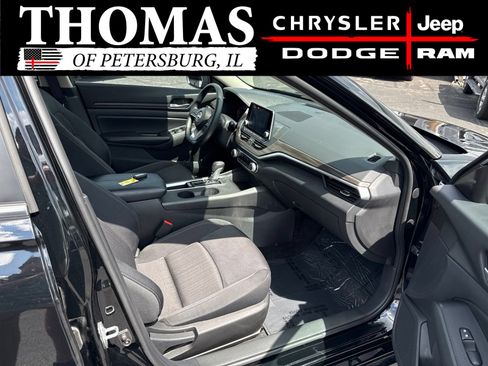 Used 2025 Nissan Altima 2.5 SV FWD image 22