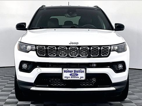 Used 2025 Jeep Compass Limited AWD/4WD image 3