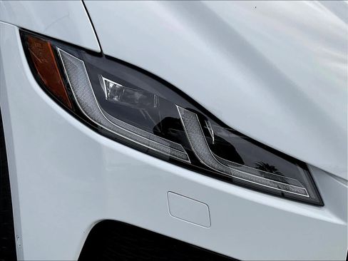 New 2026 Jaguar F-PACE R-Dynamic S image 33