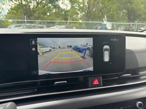 Used 2026 Kia Carnival FWD image 25