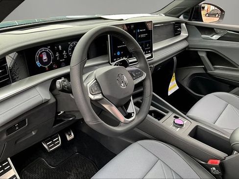 New 2026 Volkswagen Tiguan SE R-Line AWD/4WD image 7