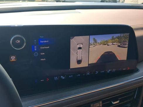 New 2026 Chevrolet Suburban High Country w/ Sun And Tow Package AWD/4WD image 32