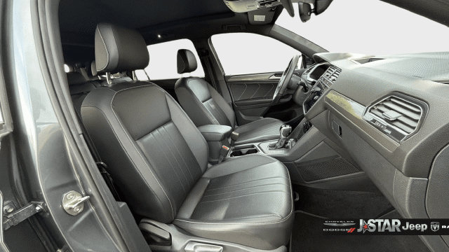 Used 2023 Volkswagen Tiguan SE R-Line FWD image 12