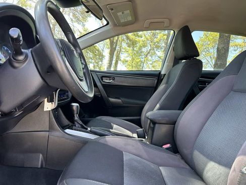 Used 2018 Toyota Corolla LE image 21