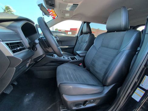 Used 2024 Mitsubishi Outlander SE FWD image 13
