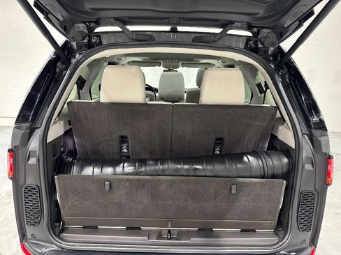 Used 2018 Land Rover Discovery HSE image 69