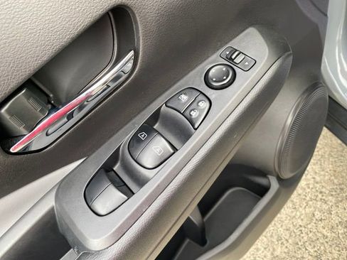 Used 2023 Nissan Kicks SR w/ SR Premium Package image 18