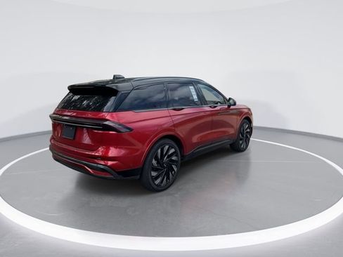 Used 2024 Lincoln Nautilus Reserve w/ Equipment Group 202A image 8