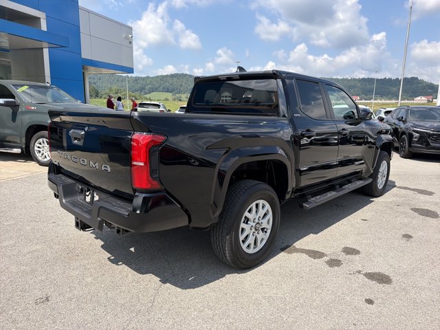 Used 2024 Toyota Tacoma SR5 AWD/4WD image 4