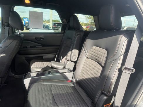 Used 2025 Nissan Pathfinder Rock Creek image 28