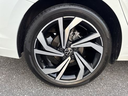 Used 2025 Volkswagen Jetta SEL image 9