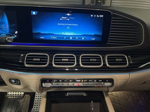 Used 2024 Mercedes-Benz GLS 63 AMG 4MATIC image 27