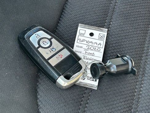 Used 2020 Ford Fusion SE image 45