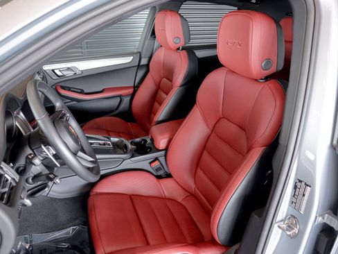 Certified 2024 Porsche Macan GTS AWD/4WD image 5