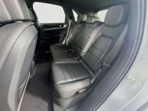 New 2026 Porsche Cayenne AWD/4WD image 19