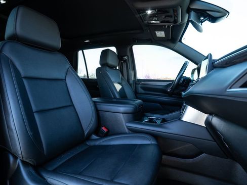 Used 2022 Chevrolet Tahoe Z71 w/ Luxury Package image 18