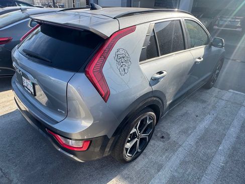 Certified 2023 Kia Niro EX Touring FWD image 3