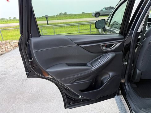 Used 2019 Subaru Forester Premium w/ All-Weather Package AWD/4WD image 29